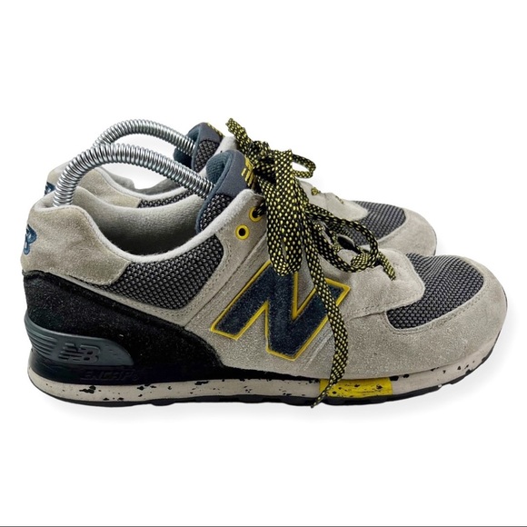 New Balance Mens ML574AT D Classic Running Gray Navy Yellow Sneaker Shoes 8.5 - Picture 2 of 14